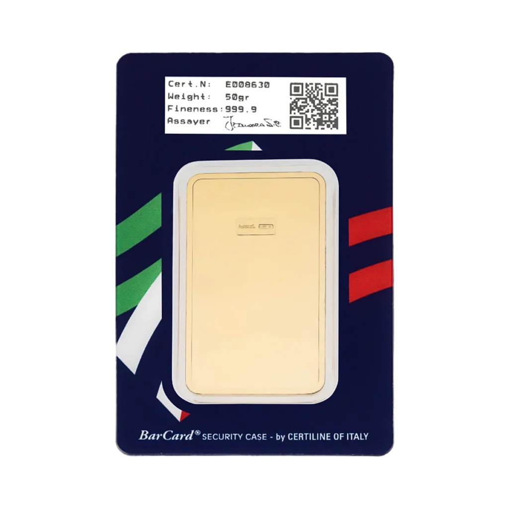 Lingote de oro 50gr en estuche BarCard con etiqueta de peso, pureza 999.9, número de certificado y código QR. El estuche muestra franjas verde, blanca y roja que representan a Italia.
