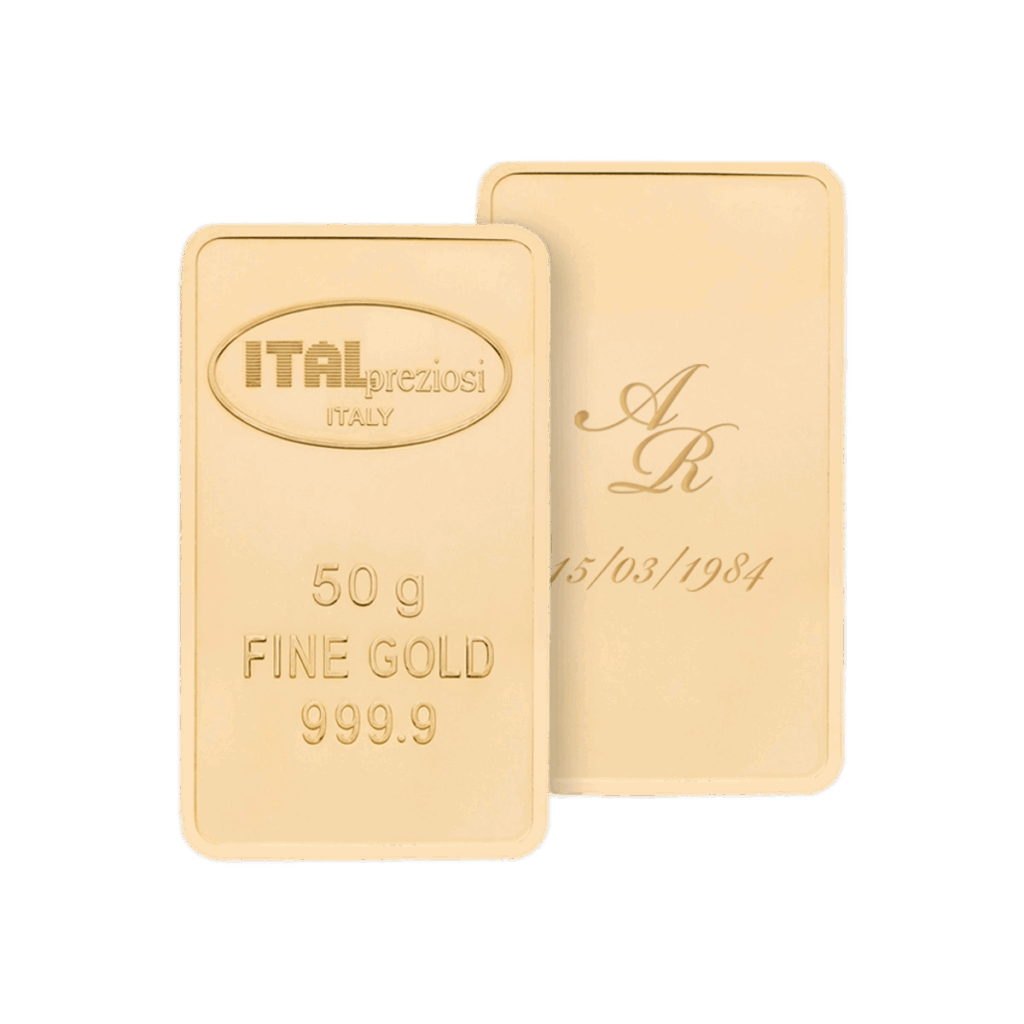 Due lingotti d'oro Lingotto Oro da 50 grammi: uno reca la scritta "ITALpreziosi ITALIA 50 g ORO FINE 999,9", mentre l'altro reca incise le iniziali in corsivo "AR" e la data "15/03/1984".