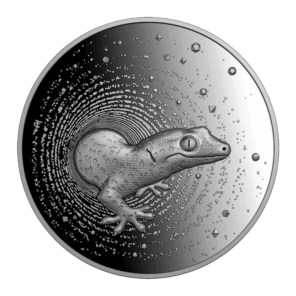 La moneta Camerun 2023 Geco 2 oz Argento Proof UHR mostra un geco dettagliato che emerge da un vortice e da una texture, sullo sfondo di forme geometriche.