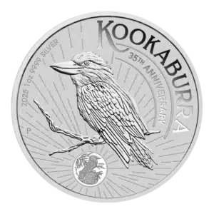 La moneda de 1 oz Kookaburra Australiano Plata 2025 muestra un kookaburra posado en una rama, el texto "KOOKABURRA 35º ANIVERSARIO, 2025 1oz 9999 PLATA" y una imagen más pequeña de un kookaburra debajo.