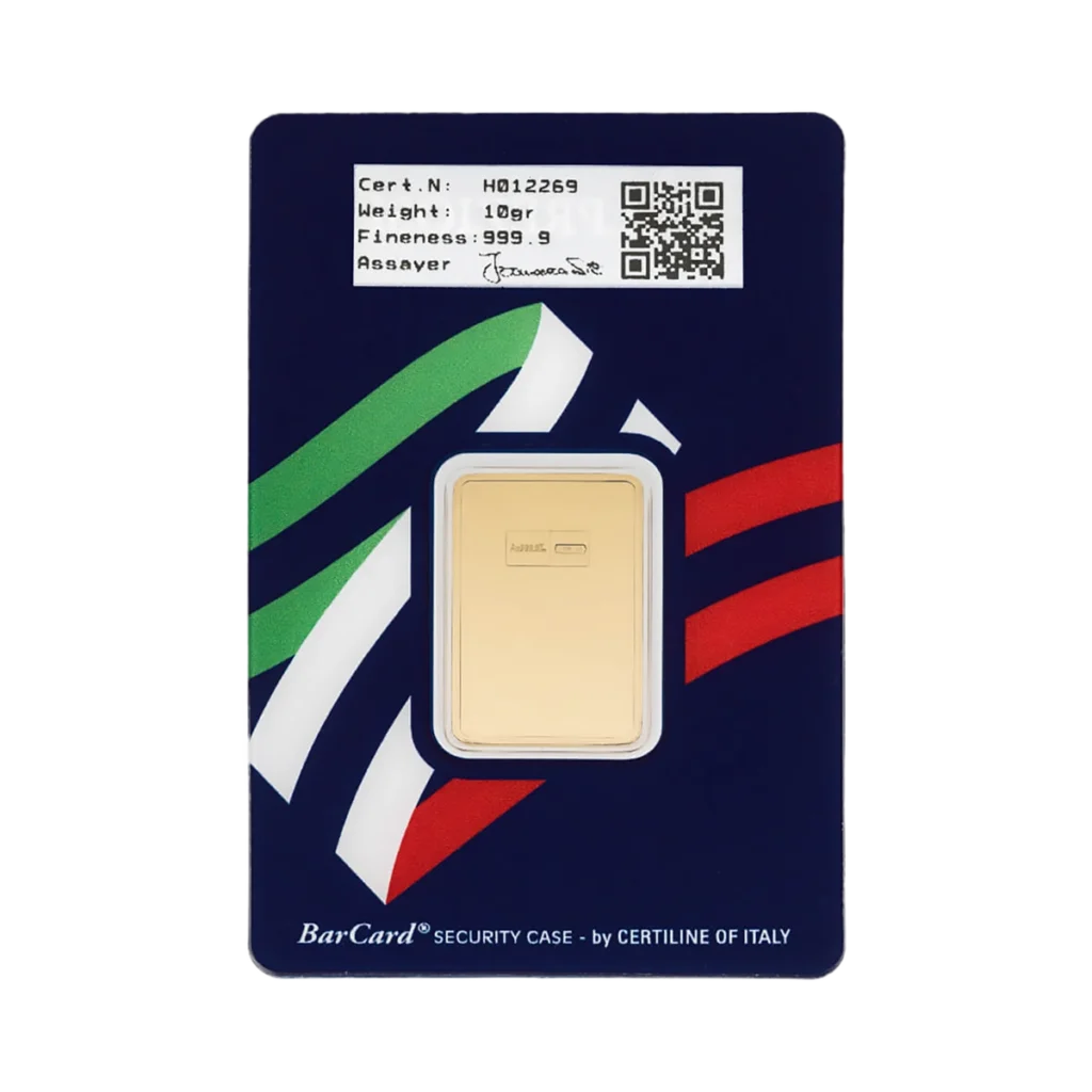Un Lingote de oro de 10 gramos envuelto en una tarjeta de seguridad con rayas verdes, blancas y rojas, que incluye los datos de certificación y un código QR en la parte superior.