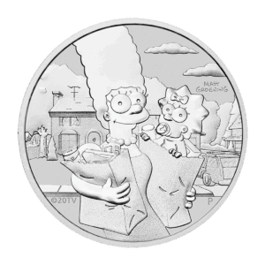La moneta Tuvalu I Simpson 2021: Marge e Maggie 1 oz Argento Fior di Conio presenta un'immagine incisa di Marge Simpson con in braccio la piccola Maggie e le buste della spesa, sullo sfondo di un quartiere suburbano dei Simpson.