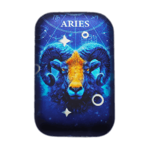 Lingote de colección rectangular de plata de 2 oz con el signo del zodíaco Aries: cabeza de carnero azul y naranja de frente sobre un fondo azul estrellado, con “ARIES” en la parte superior.