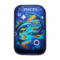 Lingotto d’argento 2 oz da collezione rettangolare con illustrazione del segno zodiacale Pesci: due pesci stilizzati blu e arancioni che nuotano in senso opposto su sfondo blu stellato con scritta “PISCES” in alto.