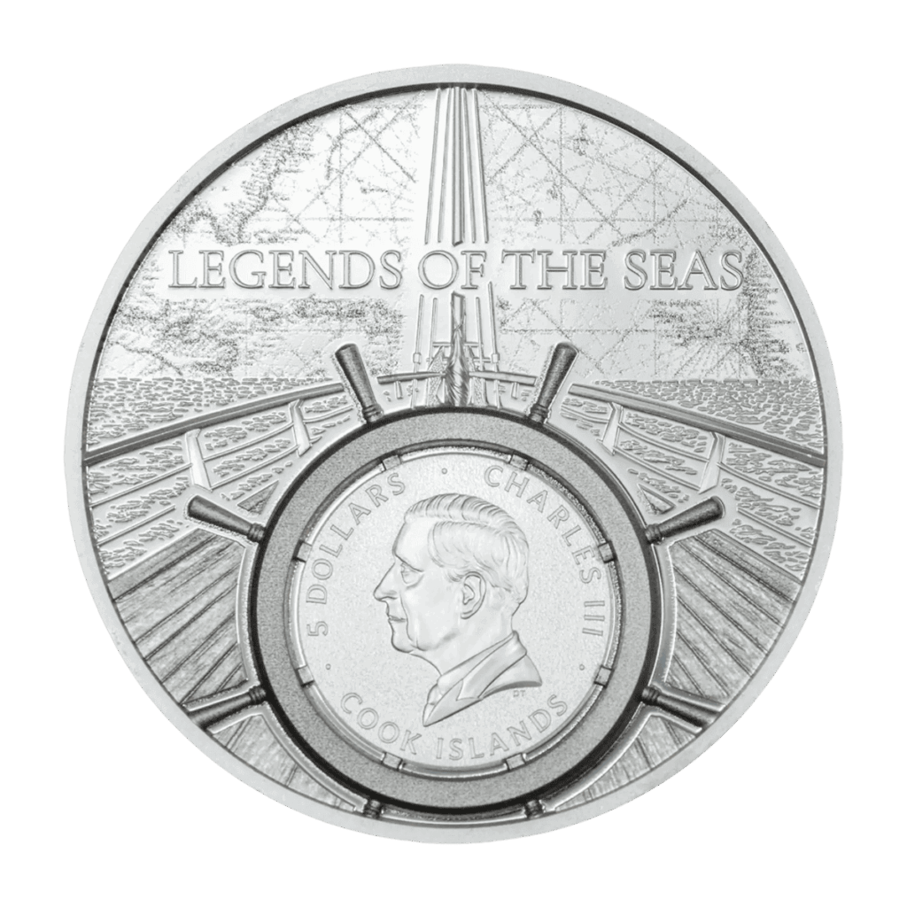 Retro moneta Legends of the Seas: timone di nave con ritratto di Re Carlo III e scritte “5 Dollars” e “Cook Islands”