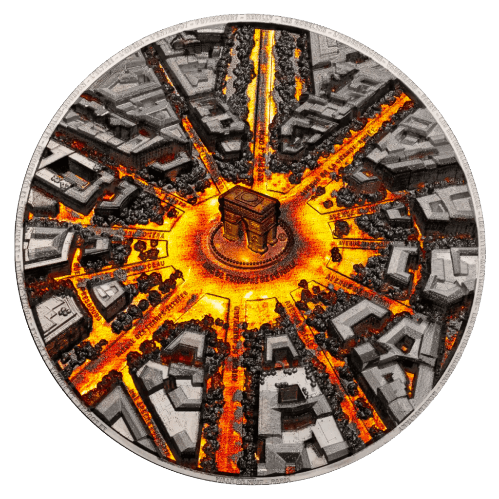Moneta da collezione "La città di notte – Parigi" Italpreziosi in argento 3oz con incisione dettagliata dell'Arco di Trionfo di Parigi visto dall'alto, al centro di Place de l'Étoile. I boulevard che si irradiano attorno al monumento sono rifiniti con colorazione dorata e arancione che simula le luci notturne della città.