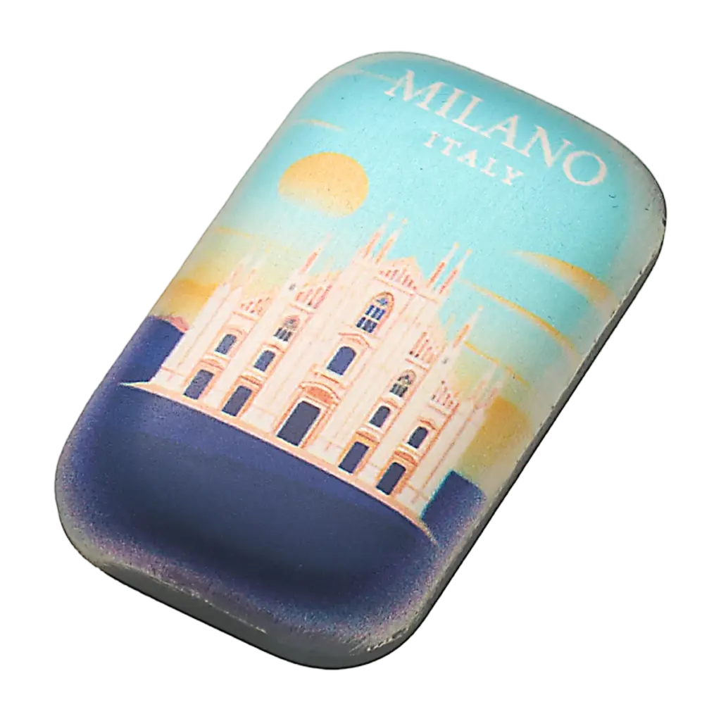 Lingotto Grandi Città Milano in argento 999 visto di tre quarti: la facciata del Duomo con le guglie e il sole basso a colori sul fronte bombato, sotto la scritta MILANO ITALY.