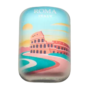 Il lingotto Grandi Città Roma da 2 oz in argento 999 mostra a colori il Colosseo al tramonto con una strada in primo piano, con la scritta ROMA ITALY in alto.